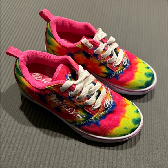 Heelys Tie-Dye Size 3 - Picture 3 of 8